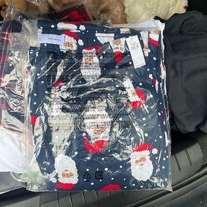 Old Navy size L Santa Christmas pajama bottoms cozy flannel unisex